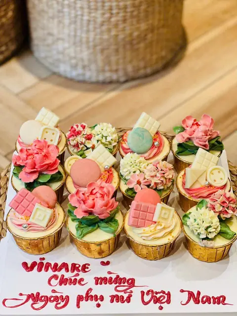 Set 12 Cupcake Kem Bơ Pháp