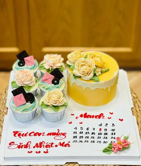 Set Cupcake + Bánh Kem Kem Bơ Pháp
